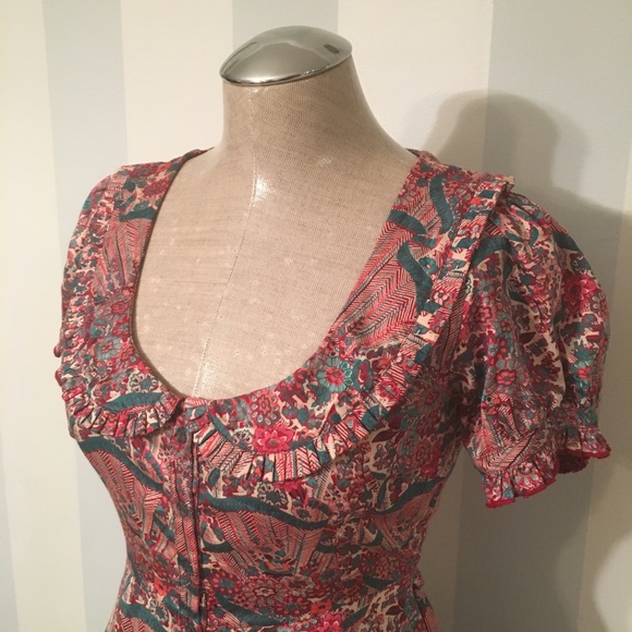 Peplum Top w/ Pleated Collar & Puffy Sleeves - Picture 4 of 8